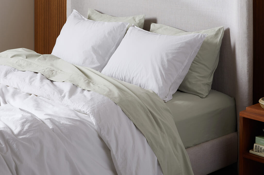 Over the Bed Decor Ideas - How to Use Flat Sheets as Fitted Sheet, Duvet  Cover - Blog